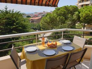 Appartement Fréjus plage T2, piscine, parking, plages à 200m 1376 Avenue de Provence 83600 Fréjus Provence-Alpes-Côte d\'Azur