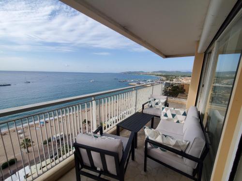FREJUS PLAGE Tour Mediterranee 10e Etage T2 38m2