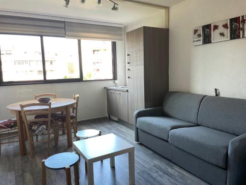 Fréjus, Studio dans résidence avec Piscine