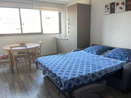 Fréjus, Studio dans résidence avec Piscine