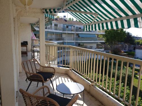 FREJUS T3 95 m2 climatise 6 personnes piscine par