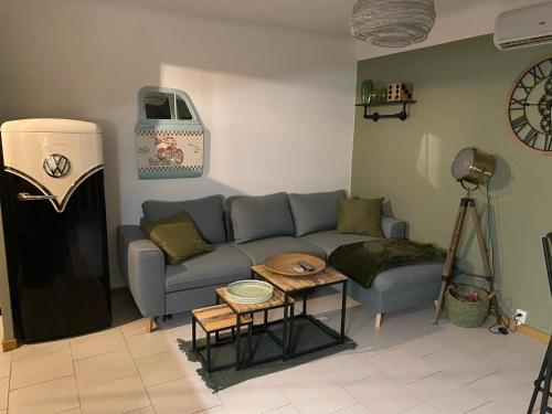 FREJUS VAR APPARTEMENT 150 m DES PLAGES