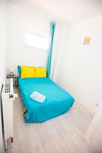 French Riviera: Seafront apt & pool near Monaco