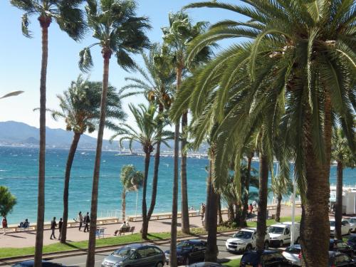 Front de mer, croisette,cannes,prés du Martinez