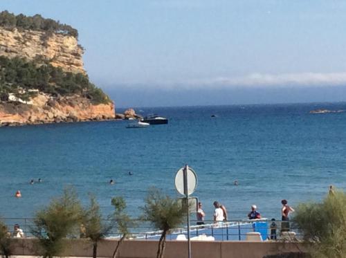 Front de mer les pieds dans l'eau