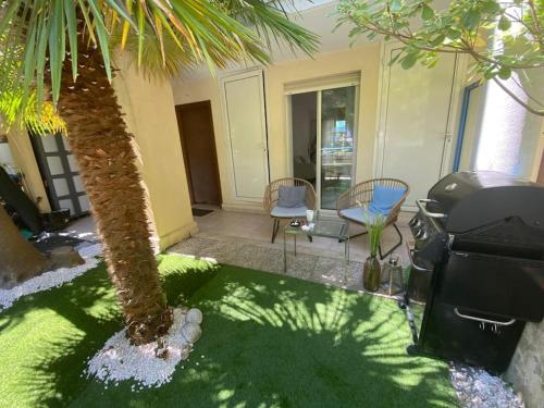 Front Sea apartment, 2 Rooms with 2 gardens