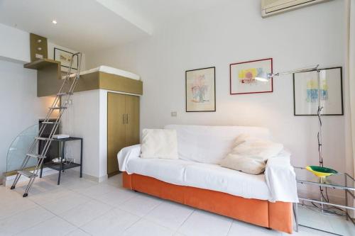 FRONTEMARE, delizioso studio in villa d'epoca