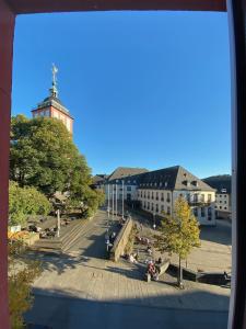 Fuchsbau unterm Krönchen