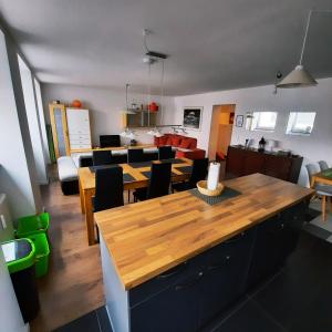 Appartement FULL FLAT 3 BEDROOMS SAARBRUCKEN CENTER -11 PEOPLE 53 Dudweilerstraße 3 Etage 66111 Sarrebruck Sarre