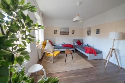 FULL HOUSE Studios - Apartment French Touch