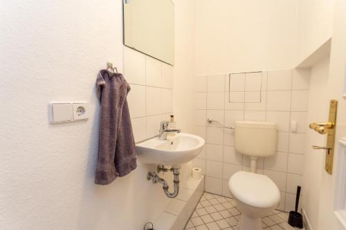 FULL HOUSE Studios - Das Beschickbare Apartment