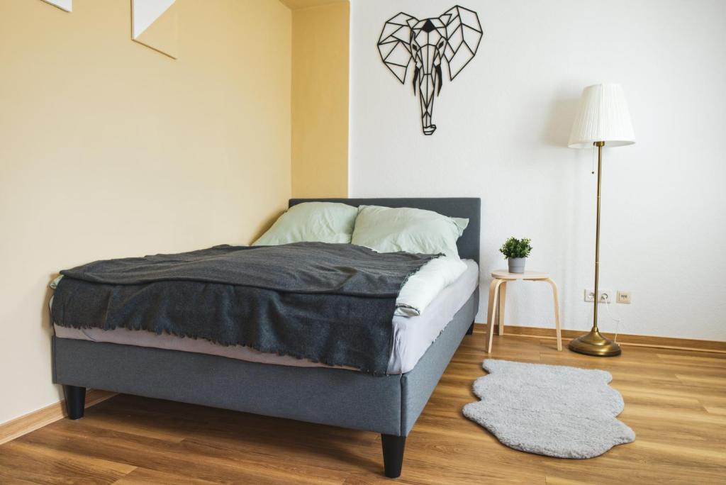 Appartement FULL HOUSE Studios - Elephant Apartment - NETFLIX + WiFi inkl. 28 Torstraße Dachgeschoss 06110 Halle-sur-Saale