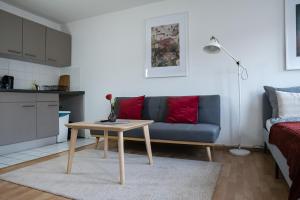 FULL HOUSE Studios - Southern Prime Apartment