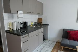 FULL HOUSE Studios - Southern Prime Apartment