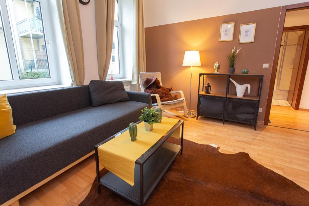 Appartement FULL HOUSE Studios - Wild West Apartment - NETFLiX + Nespresso inkl. 30 Zöllnerstraße 09111 Chemnitz