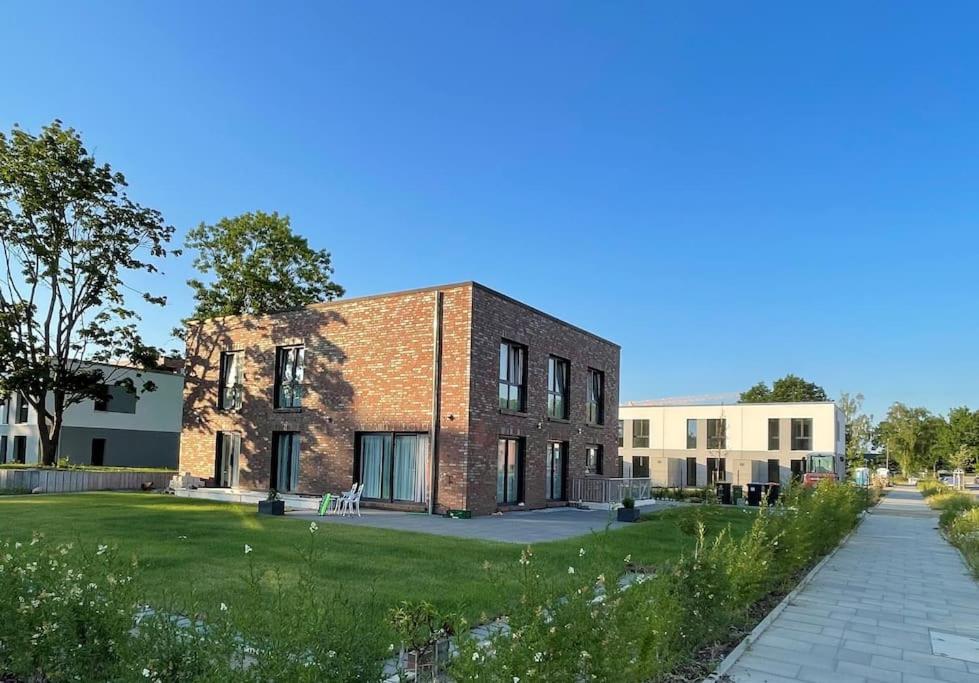 Fully equipped apartment 3 rooms 5 Bed 16 Apfelbeerenring Keller Wohnung, 21149 Hambourg