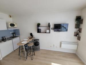 Fully equipped apartment 5min from the train