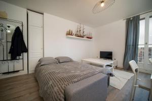 Fully equipped apartment balcony sleeps 7 wifi