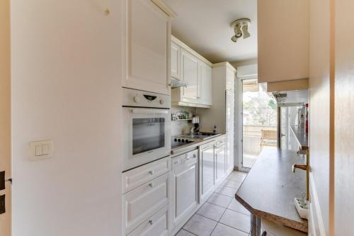 Fully equipped apartment with terrace in a quiet secured residence