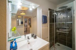 Fully equipped apartment with terrace sleeps 4