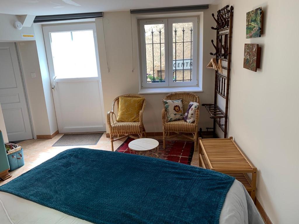 Fully equipped apartment with terrace sleeps 4
