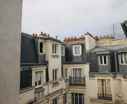 Fully equipped Studio in the heart of Paris - Area champs Elysées
