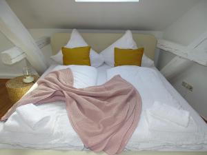 Funky Stays - Stay cozy - charming old town apartment in central location