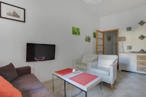Furnished air-conditioned apartment in a very quiet area in Viel Antibes