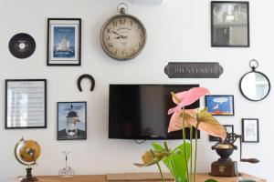 Furnished air-conditioned studio classified 2 stars near the beach&old port