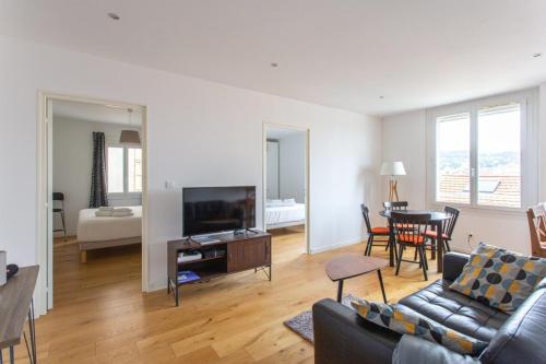 Furnished apartment 2 bedrooms in the old port district near all amenities