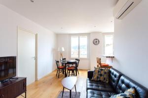 Furnished apartment 2 bedrooms in the old port district near all amenities