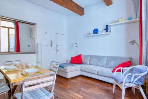 Furnished apartment in the heart of the city near all the amenities