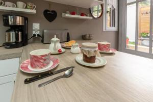 Furnished Apartment Near Palais de la Justice With 2 Bedrooms & a Garden