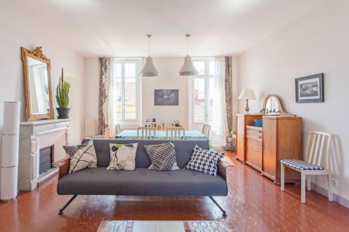 Furnished Apartment Near Place Garibaldi & The Port