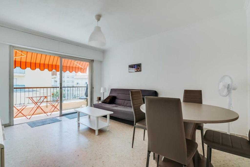 Appartement Furnished apartment with 2 balconies near the beach in a quiet area 2 Bis Rue Pierre Loti 06160 Juan-les-Pins