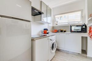 Furnished apartment with 2 balconies near the beach in a quiet area