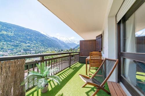 Furnished apartment with a terrace very close to the village Rated 3 stars