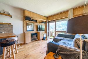 Furnished apartment with a terrace very close to the village Rated 3 stars