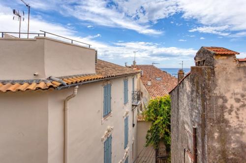 Furnished duplex apartment in a quiet area near the beaches and amenities