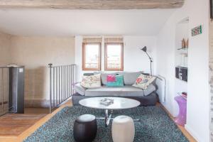 Furnished duplex apartment in a quiet area near the beaches and amenities