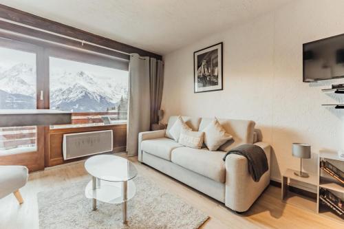 Furnished studio on the ski slopes with a terrace & panoramic views