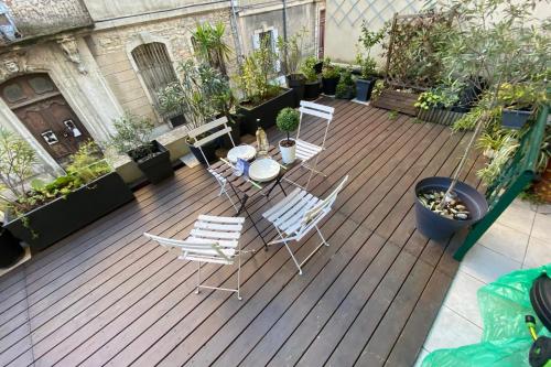 Gaïa - A haven of peace in the city centre roof terace and parking