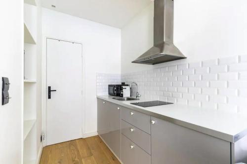 Gaité Montparnasse Magnifique Studio Divry 2P