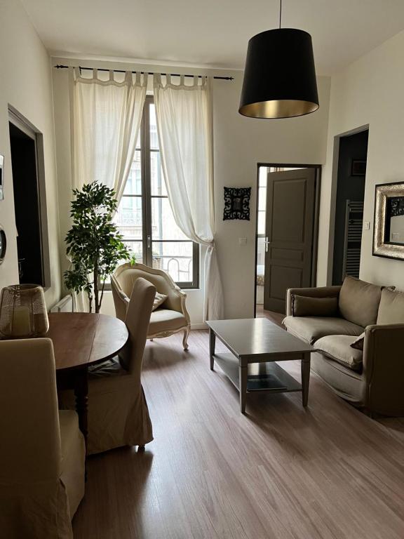 Appartement Galante intramuros 8 Rue Galante 84000 Avignon