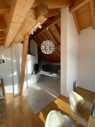 Galeriewohnung mit Alpenblick