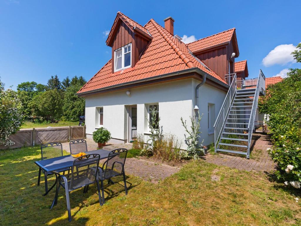 Garden-View Apartment in Lübow with Terrace , 23972 Lübow