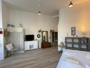 Appartement - Garibaldi - 2 pers, wifi, centrale floor 4 24 Rue Cassini 06300 Nice Provence-Alpes-Côte d\'Azur