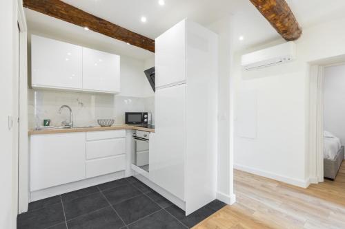 Garibaldi Square - Charming 1 Bdr Old Tow