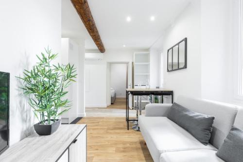 Garibaldi Square - Charming 1 Bdr Old Tow
