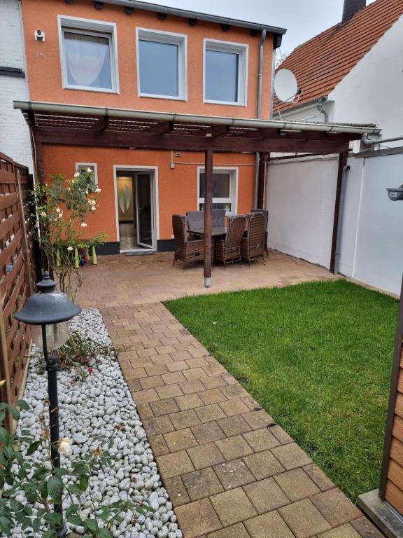 Appartement Gästehaus-Ferienwohnung-Appartement mit Terrasse - Nähe Kliniken/ Herzzentrum 64 Karl-Mohme-Straße 32547 Bad Oeynhausen